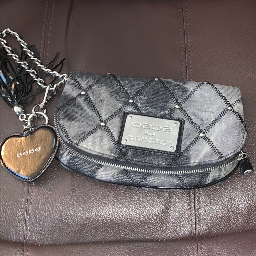 Bebe clutch